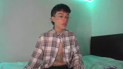 Snapshot of submissive_boyy_ chatting on 8, 1, 2025 nico online show from 8, 1, 2025