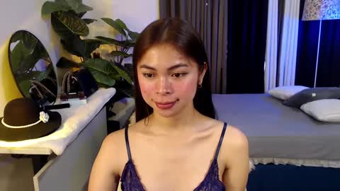 Snapshot of suckablechick chatting on 28, 1, 2025 Marry online show from 28, 1, 2025