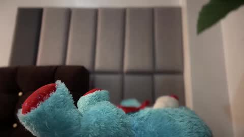 Snapshot of suckablechick chatting on 7, 11, 2025 Marry online show from 7, 11, 2025