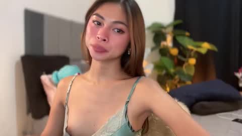 Snapshot of suckablechick chatting on 26, 11, 2025 Marry online show from 26, 11, 2025