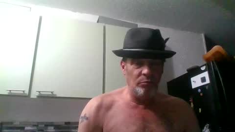 Snapshot of suckitu812 chatting on 6, 1, 2025 SUCKITU812 online show from 6, 1, 2025