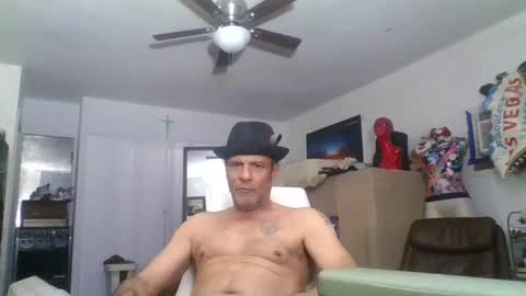 Snapshot of suckitu812 chatting on 6, 2, 2025 SUCKITU812 online show from 6, 2, 2025