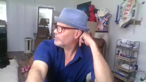 Snapshot of suckitu812 chatting on 13, 2, 2025 SUCKITU812 online show from 13, 2, 2025