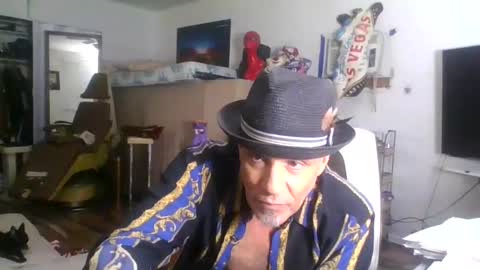 Snapshot of suckitu812 chatting on 17, 2, 2025 SUCKITU812 online show from 17, 2, 2025