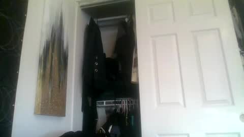 Snapshot of suckitu812 chatting on 27, 2, 2025 SUCKITU812 online show from 27, 2, 2025