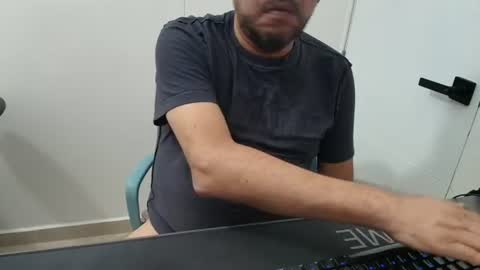 Snapshot of sugarhairybear chatting on 21, 6, 2026 Johnny online show from 21, 6, 2026