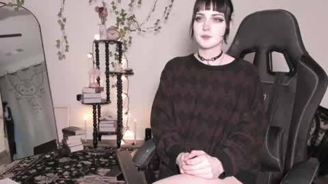Ella online show from 5, 6, 2026