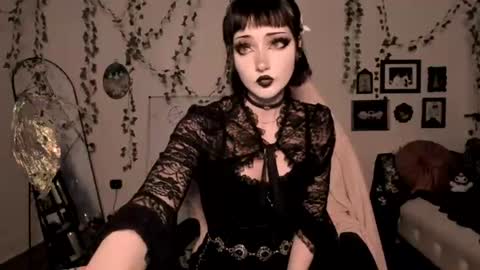 Ella online show from 19, 7, 2026