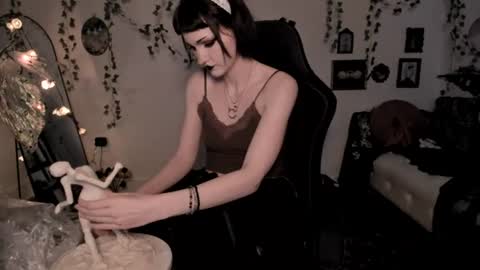 Ella online show from 23, 7, 2026