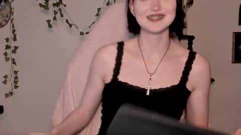 Ella online show from 4, 8, 2026