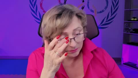 Snapshot of sugarvi chatting on 8, 2, 2025 Vivien online show from 8, 2, 2025