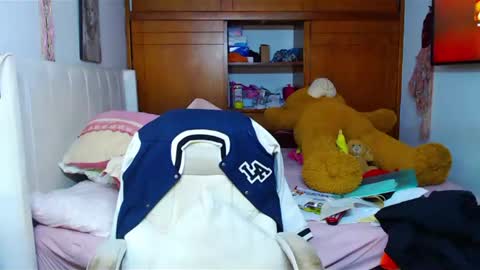 Cami   Back in 2 hours online show from 20, 2, 2025