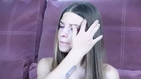 sukie_spooky online show from 24, 9, 2025