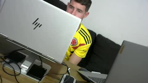 Snapshot of sultansgirls chatting on 12, 9, 2025 The Sultan online show from 12, 9, 2025