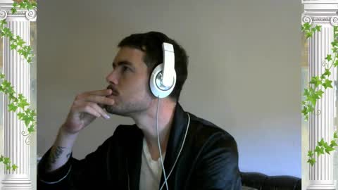 Snapshot of sultansgirls chatting on 28, 10, 2025 The Sultan online show from 28, 10, 2025