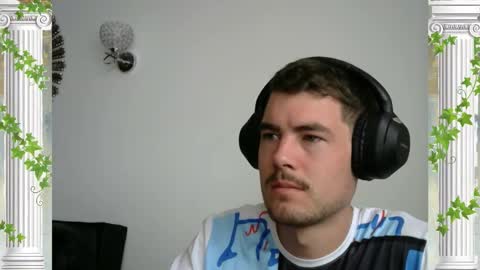 Snapshot of sultansgirls chatting on 8, 11, 2025 The Sultan online show from 8, 11, 2025