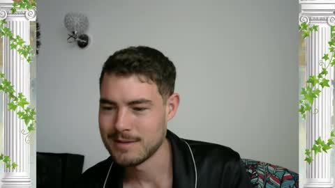 Snapshot of sultansgirls chatting on 14, 11, 2025 The Sultan online show from 14, 11, 2025