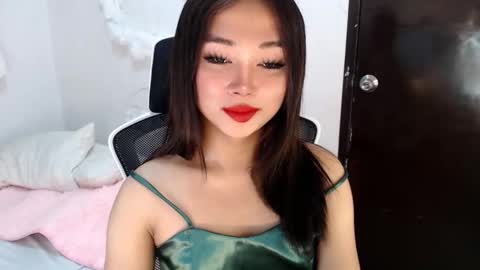 sultry cyramore online show from 18, 10, 2025