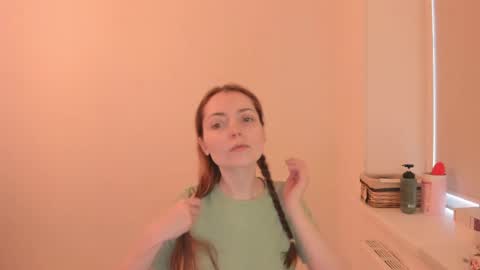 Summer Preston online show from 25, 4, 2026