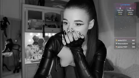 Snapshot of sun_for_you chatting on 30, 12, 2024 Miss Nelly online show from 30, 12, 2024