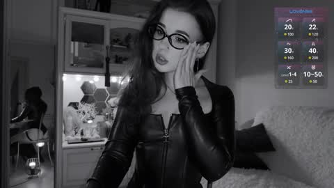 Snapshot of sun_for_you chatting on 1, 2, 2025 Miss Nelly online show from 1, 2, 2025