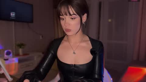 Snapshot of sun_for_you chatting on 1, 10, 2025 Miss Nelly online show from 1, 10, 2025