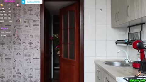 Snapshot of sunflower0907 chatting on 4, 2, 2025 Tina. Im topless model online show from 4, 2, 2025