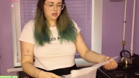 Snapshot of sunflower0907 chatting on 5, 11, 2025 Tina. Im topless model online show from 5, 11, 2025