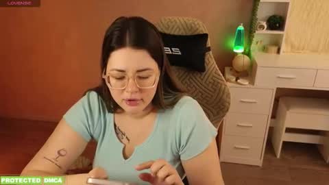 Snapshot of sunflower0907 chatting on 11, 3, 2026 Tina. Im topless model online show from 11, 3, 2026