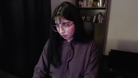 Snapshot of sunflower_uwu chatting on 5, 6, 2026 violetta online show from 5, 6, 2026