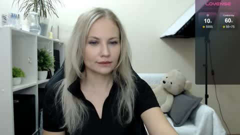 Naomi online show from 15, 10, 2025