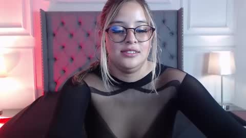 sunnyluxxx_ online show from 18, 7, 2026