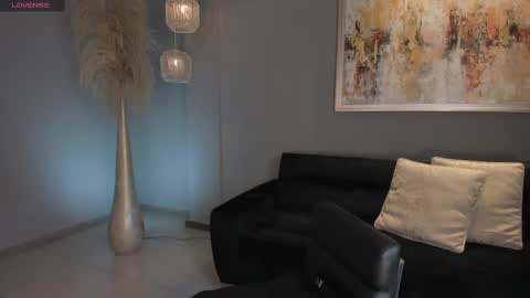 Sunny Rivers online show from 5, 3, 2025