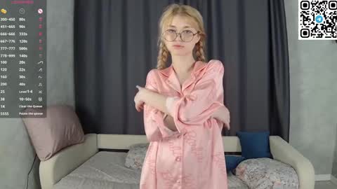 Snapshot of sunnysmilexo chatting on 16, 5, 2026 Lilith online show from 16, 5, 2026
