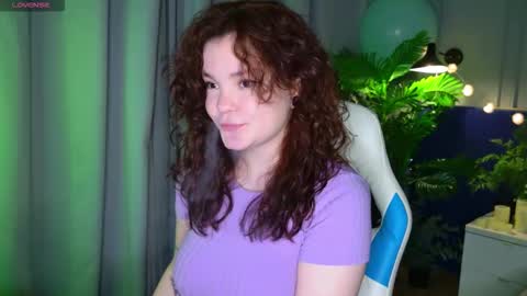 Snapshot of sunrise_enny chatting on 19, 11, 2025 sunrise_enny online show from 19, 11, 2025