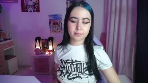 Snapshot of sunset_pienk chatting on 2, 6, 2026 Sunset online show from 2, 6, 2026