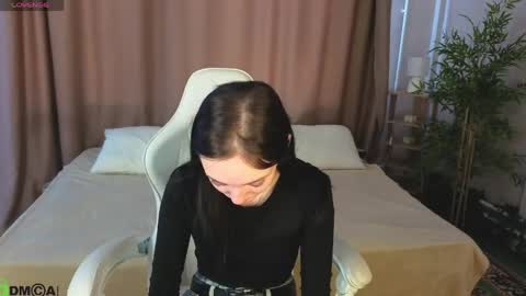 Annie online show from 28, 4, 2026