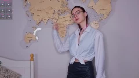 susannahtrojahn online show from 13, 2, 2026