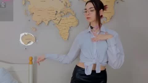 susannahtrojahn online show from 16, 2, 2026