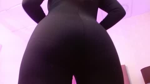 susanwilliams_ online show from 19, 12, 2025