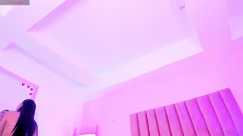 Sussan Nicole  online show from 24, 1, 2025