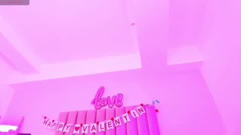 Sussan Nicole  online show from 25, 2, 2025