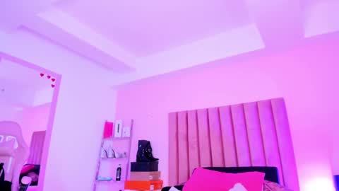 Sussan Nicole  online show from 27, 9, 2025