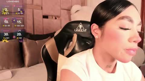 Snapshot of sussie_thompsom chatting on 25, 6, 2026 Sussie Tompsom online show from 25, 6, 2026