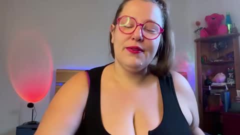 suzie stardust online show from 2, 5, 2026