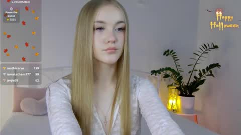 Snapshot of suzipons chatting on 18, 10, 2025 Suzi online show from 18, 10, 2025