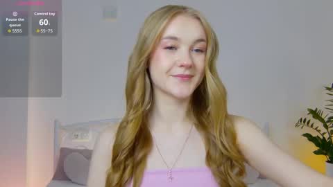 Snapshot of suzipons chatting on 15, 11, 2025 Suzi online show from 15, 11, 2025