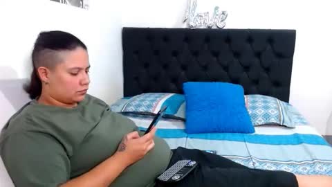 suzy_paz online show from 7, 4, 2026