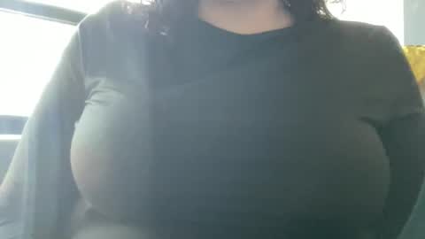 Snapshot of suzyishellawet chatting on 24, 11, 2025 Suzy online show from 24, 11, 2025