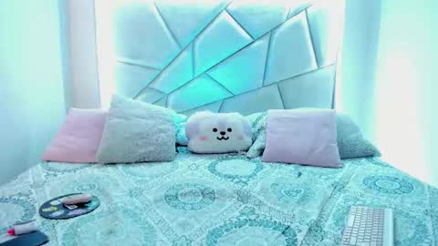 Nikki model independent online show from 6, 1, 2026